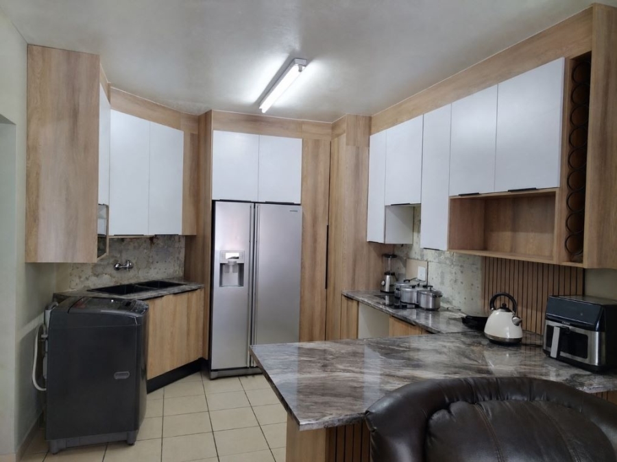 3 Bedroom Property for Sale in Rustenburg Central North West